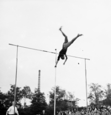 [Jelenia G&oacute;ra : zawody lekkoatletyczne] (fot. 22) [Dokument ikonograficzny]