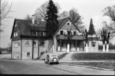 Hotel Restauracja "Nad stawami" w Podgórzynie (fot. 1) [Dokument ikonograficzny]