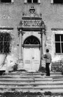 Stara Kraśnica : portal [Dokument ikonograficzny]