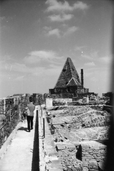 Zamek Grodziec (fot. 1) [Dokument ikonograficzny]