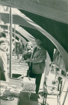 Dom Książki : kiermasz (fot. 2) [Dokument ikonograficzny]