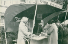 Dom Książki : kiermasz (fot. 3) [Dokument ikonograficzny]