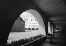 [Jelenia Góra - Plac Ratuszowy] (fot. 17) [Dokument ikonograficzny]