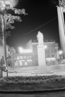 [Jelenia Góra - Plac Niepodległości] (fot. 4) [Dokument ikonograficzny]