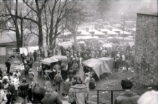 [Jelenia Góra - targowisko przy ulicy Kilińskiego] (fot. 1) [Dokument ikonograficzny]