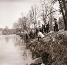 [Wojanów Bobrów : topienie Marzanny ] (fot. 2) [Dokument ikonograficzny]