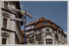 Jelenia Góra - ul. 1 Maja - drogowskaz [Dokument ikonograficzny]
