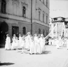 Jelenia Góra - Cieplice : procesja (fot.1) [Dokument ikonograficzny]