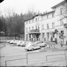 [Szklarska Poręba, ul. Jedności Narodowej] (fot. 3) [Dokument ikonograficzny]