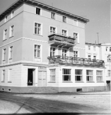 [Jelenia Góra (Cieplice) : Plac Zdrojowy] (fot.1) [Dokument ikonograficzny]