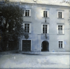 Jelenia Góra : plac kościelny (fot.1) [Dokument ikonograficzny]