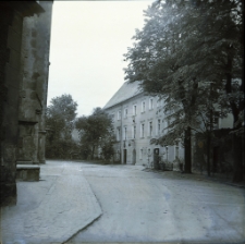 Jelenia Góra : plac kościelny (fot.2) [Dokument ikonograficzny]