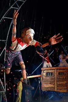 Teatr Klinika Lalek – Kosmiczna podróż Guliwera (fot. 17) [Dokument ikonograficzny]