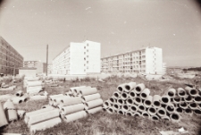 Zabobrze : ulica Ludomira Różyckiego (fot.2) [Dokument ikonograficzny]