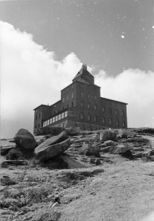 Schronisko "Nad Śnieżnymi Kotłami" (fot. 3) [Dokument ikonograficzny]