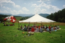 Hare Kriszna - Czarnów (fot. 1) [Dokument ikonograficzny]