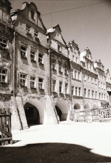 [Kamienice w trakcie odbudowy - Jelenia Góra ](fot. 2)[Dokument ikonograficzny]