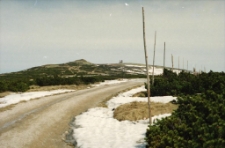 Schronisko "Nad Śnieżnymi Kotłami" - widok z oddali [Dokument ikonograficzny]