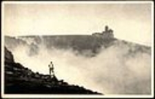 Karkonosze - widok z brzegu Śnieżnych  Kotłów, widoczne schronisko Nad Śnieżnymi Kotłami [Dokument ikonograficzny]