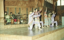 Występ malezyjskiego zespołu "Astana" w Świeradowie Zdroju (fot. 4) [Dokument ikonograficzny]