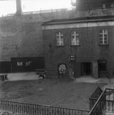 Bar "Hit" (fot. 1) [Dokument ikonograficzny]