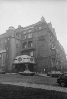 Jelenia Góra - budynek LO im S. Żeromskiego [Dokument ikonograficzny]