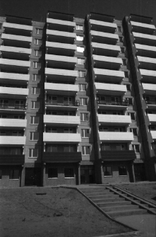 Jelenia Góra - Bloki przy ulicy Sygietyńskiego (fot. 2) [Dokument ikonograficzny]