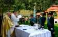 Poświęcenie nowego sztandaru Koła Łowieckiego "Darz Bór" z Jeleniej Góry [Dokument ikonograficzny]