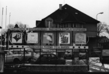 Jelenia Góra - Propaganda wizualna przy Zakładach Przemysłu Odzieżowego Confex (fot. 1) [Dokument ikonograficzny]