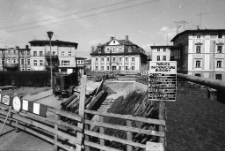 Cieplice - remont mostu na ul. Ściegiennego (fot. 1) [Dokument ikonograficzny]