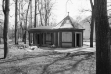 Cieplice - remont w Parku Zdrojowym (fot. 2) [Dokument ikonograficzny]