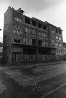 Pieńsk - budowa budynku przy ulicy Bolesławieckiej (fot. 2) [Dokument ikonograficzny]