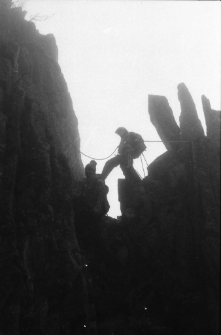 Szkoła Górska Przewodników PTTK - ćwiczenia koło Samotni (fot. 3) [Dokument ikonograficzny]