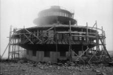 Remont Obserwatorium Meteorologicznego na Śnieżce (fot. 1) [Dokument ikonograficzny]
