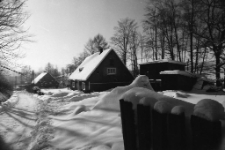 Zabudowania w Dziwiszowie (fot. 1) [Dokument ikonograficzny]