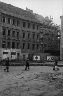 Jelenia Góra - remont budynku na ulicy Krótkiej (fot. 2) [Dokument ikonograficzny]