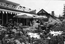 Karpacz - kawiarnia przy ulicy 3 Maja (fot. 1) [Dokument ikonograficzny]