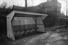 Zlikwidowana wieś Wigancice Żytawskie - przystanek autobusowy [Dokument ikonograficzny]