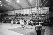 Mecz koszykówki JKS Spartakus - Resovia (fot. 4) [Dokument ikonograficzny]