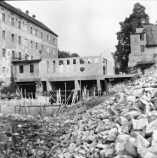 Lw&oacute;wek Śląski - budowa elektrowni wodnej (fot. 1) [Dokument ikonograficzny]