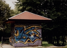 Kiosk w graffiti [Dokument ikonograficzny]