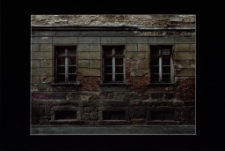 Szare, smutne, odrapane [Dokument ikonograficzny]