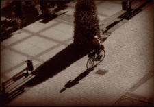 Plac rankiem 1 [Dokument ikonograficzny]