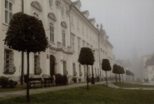 Mglisty Plac Piastowski [1] [Dokument ikonograficzny]