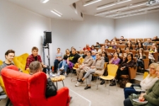 Spotkanie autorskie z Michałem Śmielakiem (fot. 7) [Dokument ikonograficzny]