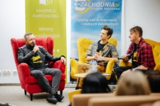 Spotkanie autorskie z Michałem Śmielakiem (fot. 9) [Dokument ikonograficzny]