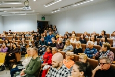 Spotkanie autorskie z Michałem Śmielakiem (fot. 16) [Dokument ikonograficzny]