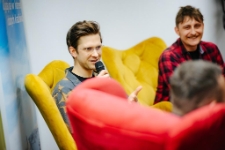 Spotkanie autorskie z Michałem Śmielakiem (fot. 18) [Dokument ikonograficzny]