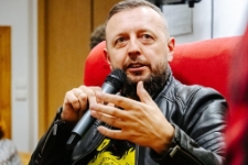 Spotkanie autorskie z Michałem Śmielakiem (fot. 19) [Dokument ikonograficzny]