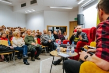 Spotkanie autorskie z Michałem Śmielakiem (fot. 22) [Dokument ikonograficzny]